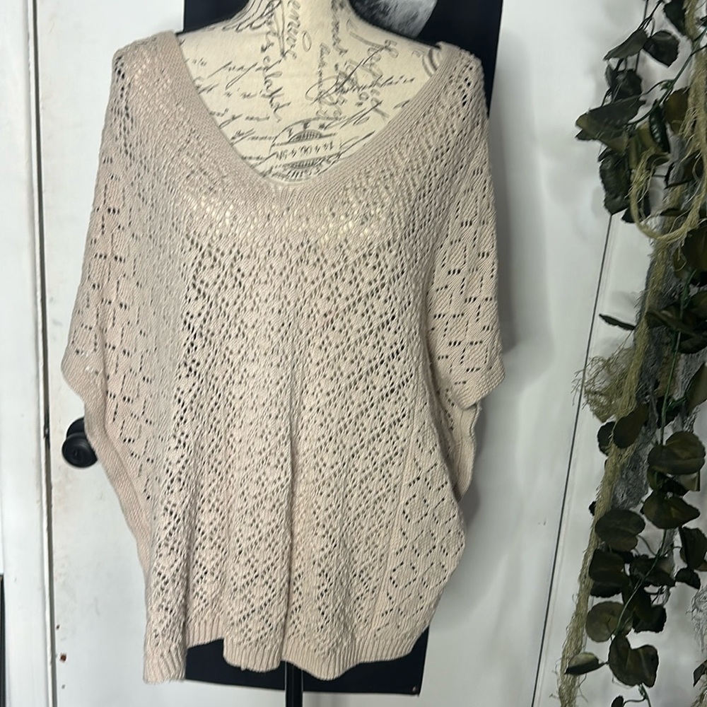 TORRID Open Crotchet Off Shoulder Size 1 Relaxed and Oversized